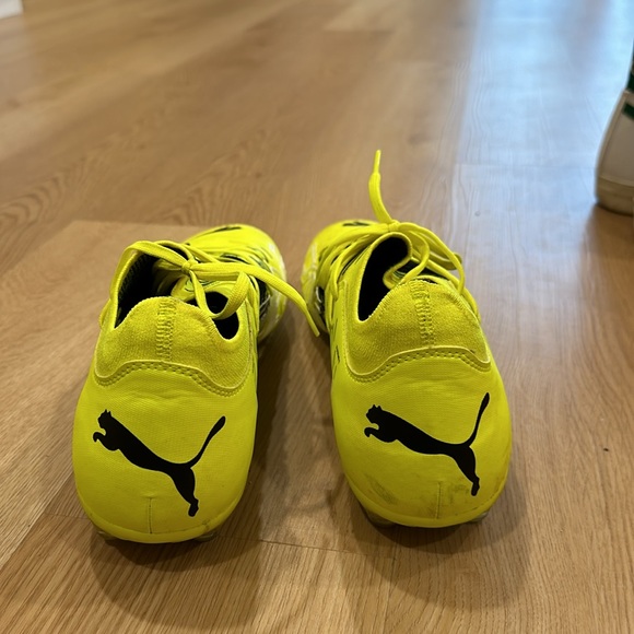 Puma Men’s Cleats - Picture 2 of 5